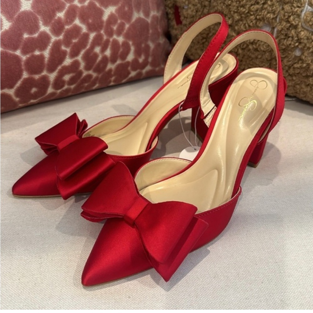 NWT Jessica Simpson Naomia Red Satin Bow Heels Size 9